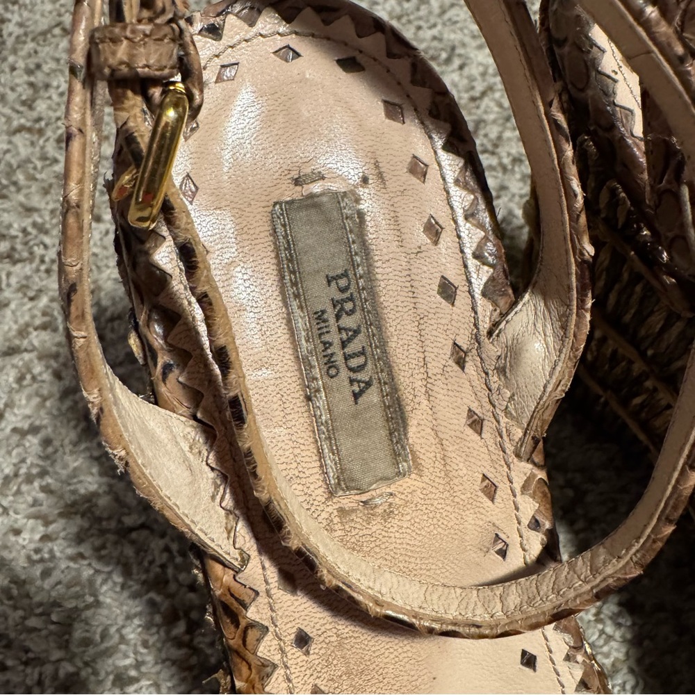 Prada Woven Raffia Wedge Sandals- Size 40.5 - Picture 5 of 10